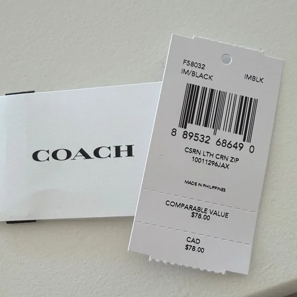 Coach Black Corner Zip Wristlet Crossgrain Leather NWT - Picture 4 of 4